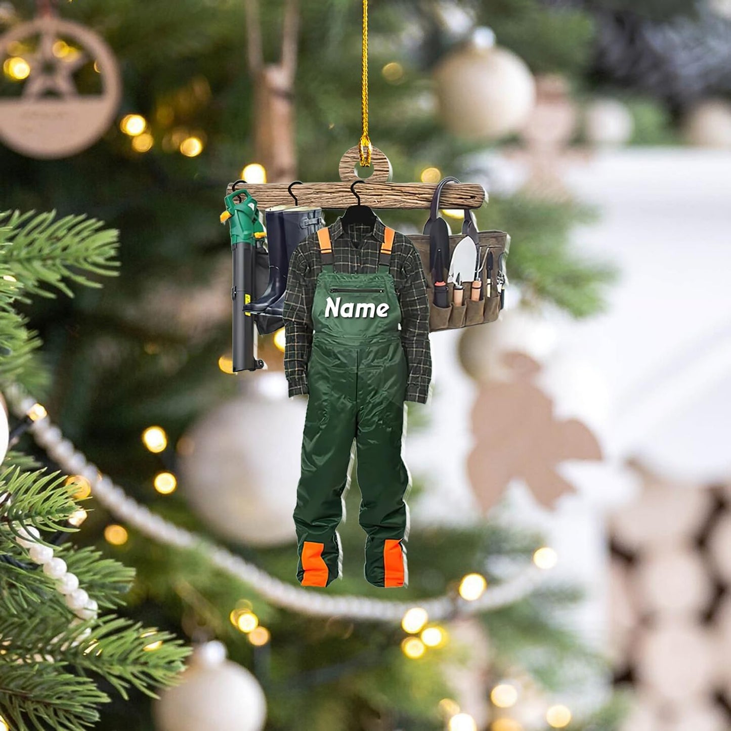 Custom Gardening Ornament with Name – Garden Tools Acrylic Christmas Decor for Gardeners & Green Thumb Lovers TG50