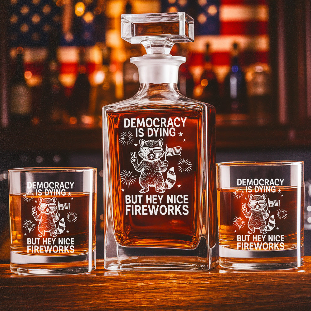 Funny Raccoon Independence Day Whiskey Glass & Decanter –  July 4th Gift Set THUC99DI02