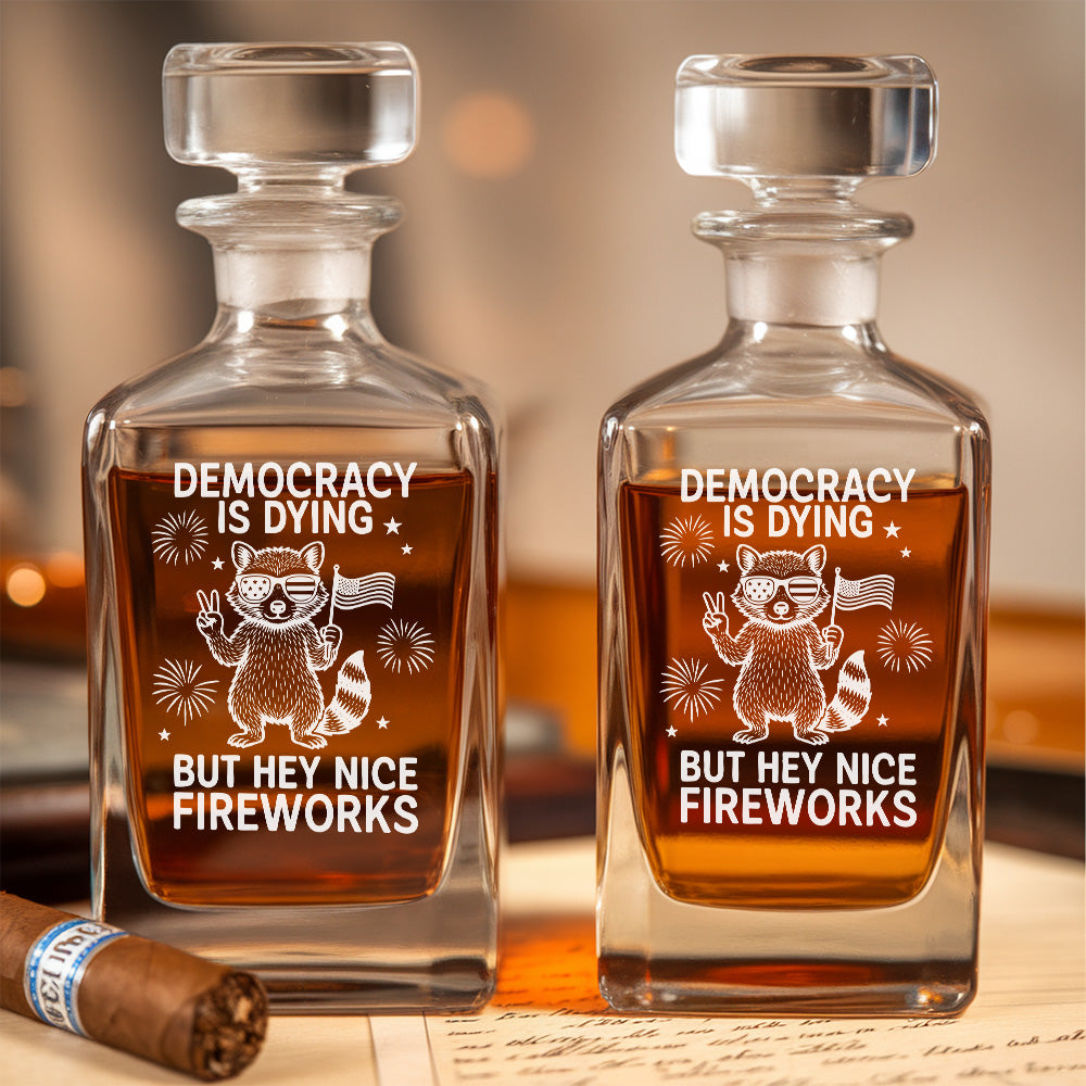 Funny Raccoon Independence Day Whiskey Glass & Decanter –  July 4th Gift Set THUC99DI02