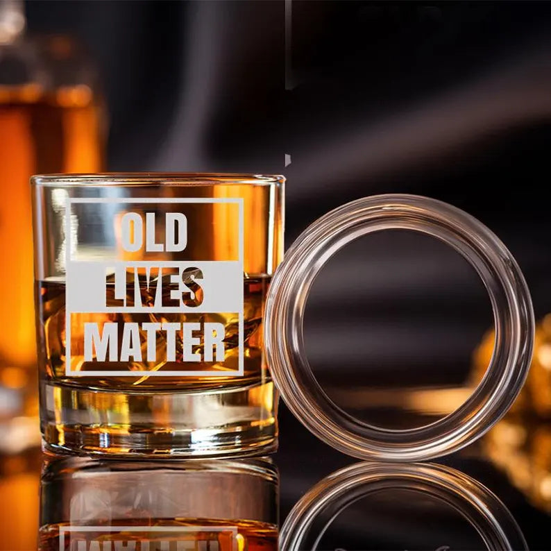 Old Lives Matter American Flag Pint Glass | Funny Birthday Fathers Day Gift for Dad | Papa Old Man Whiskey Glass