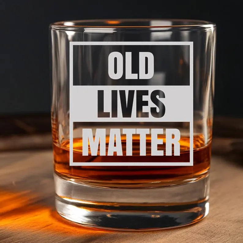 Old Lives Matter American Flag Pint Glass | Funny Birthday Fathers Day Gift for Dad | Papa Old Man Whiskey Glass